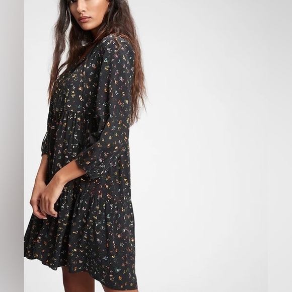 GAP • Black Floral Trapeze Dress - Picture 13 of 13